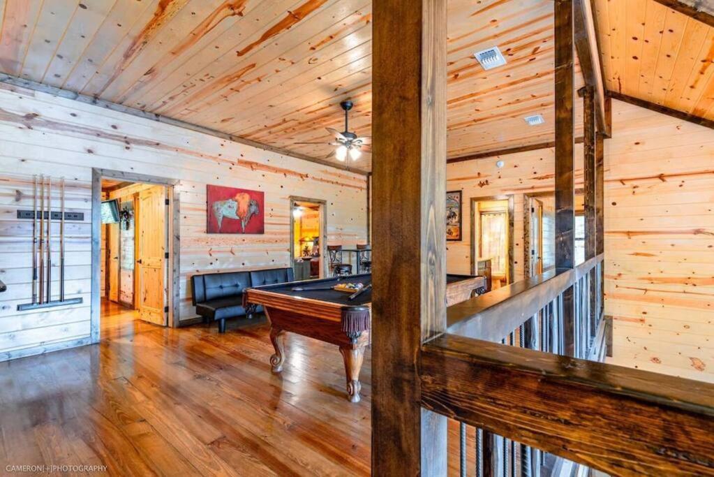 Iron Horse Lodge Sleeps 18, Games, Fire Pit, Hot Tub, Ev, More 布罗肯鲍 外观 照片