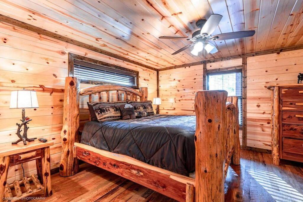 Iron Horse Lodge Sleeps 18, Games, Fire Pit, Hot Tub, Ev, More 布罗肯鲍 外观 照片