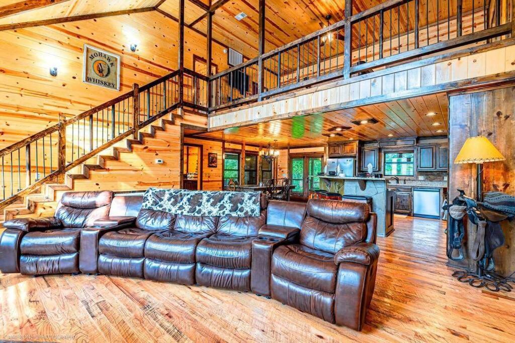 Iron Horse Lodge Sleeps 18, Games, Fire Pit, Hot Tub, Ev, More 布罗肯鲍 外观 照片