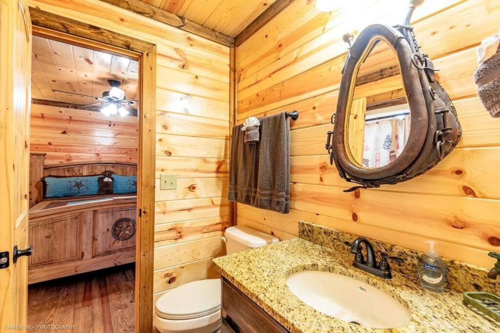 Iron Horse Lodge Sleeps 18, Games, Fire Pit, Hot Tub, Ev, More 布罗肯鲍 外观 照片