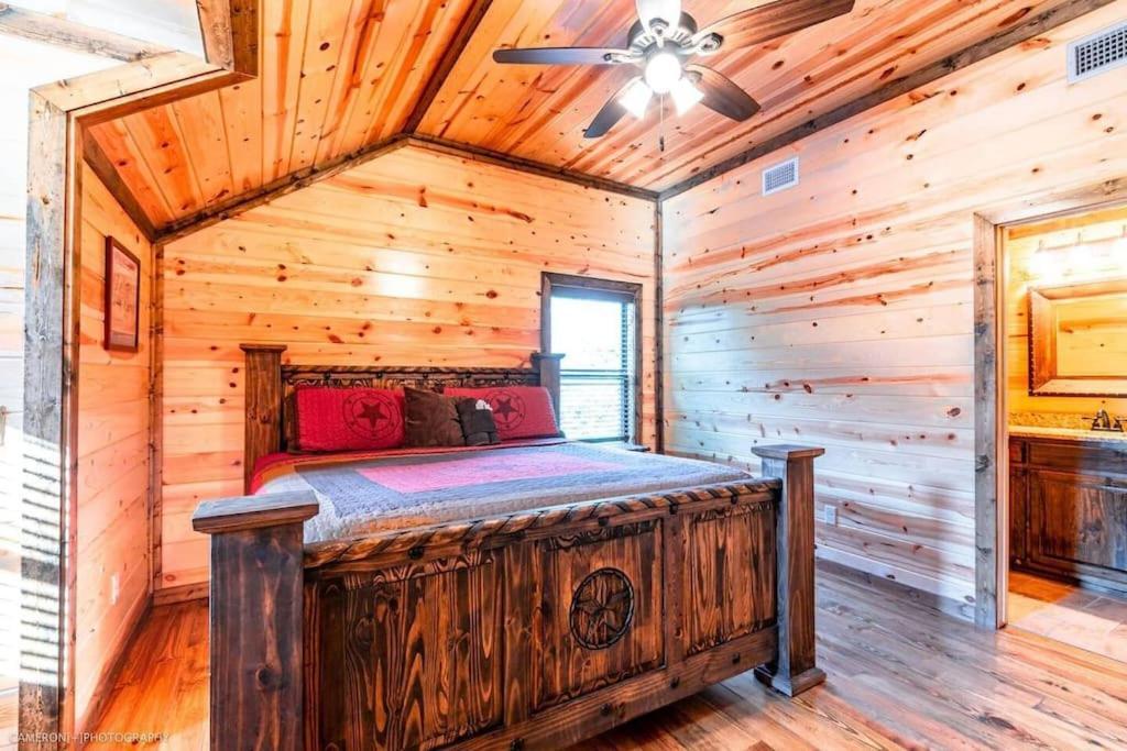 Iron Horse Lodge Sleeps 18, Games, Fire Pit, Hot Tub, Ev, More 布罗肯鲍 外观 照片