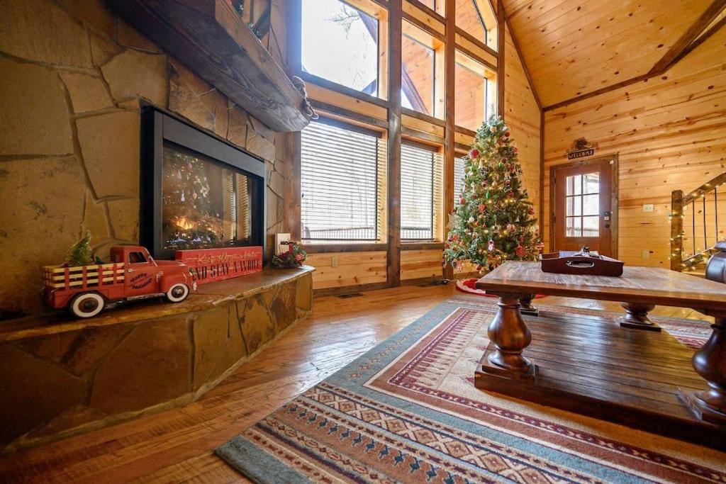 Iron Horse Lodge Sleeps 18, Games, Fire Pit, Hot Tub, Ev, More 布罗肯鲍 外观 照片