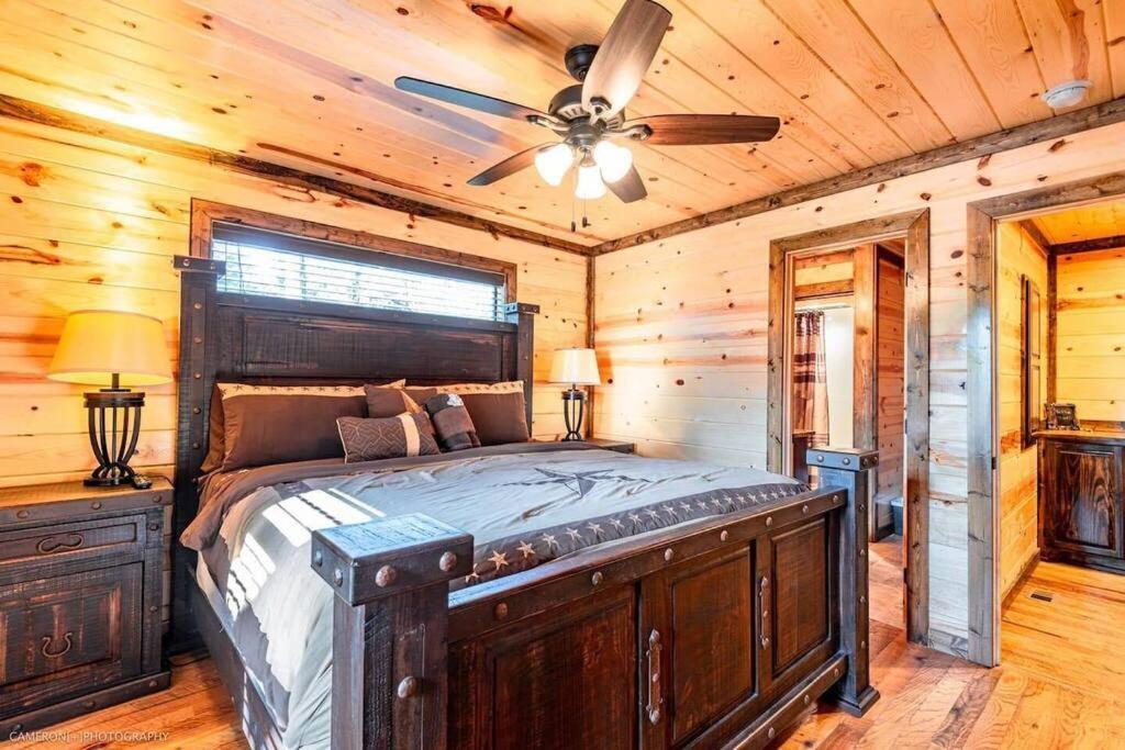 Iron Horse Lodge Sleeps 18, Games, Fire Pit, Hot Tub, Ev, More 布罗肯鲍 外观 照片