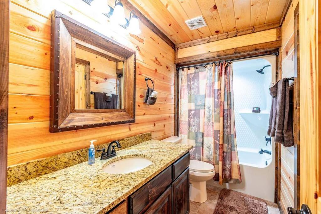 Iron Horse Lodge Sleeps 18, Games, Fire Pit, Hot Tub, Ev, More 布罗肯鲍 外观 照片