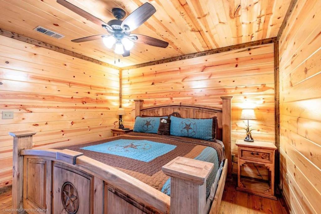 Iron Horse Lodge Sleeps 18, Games, Fire Pit, Hot Tub, Ev, More 布罗肯鲍 外观 照片