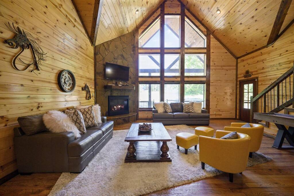 Iron Horse Lodge Sleeps 18, Games, Fire Pit, Hot Tub, Ev, More 布罗肯鲍 外观 照片