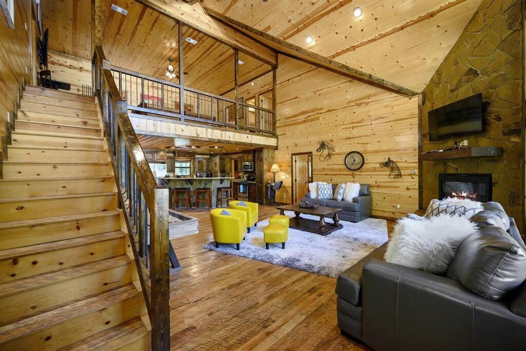 Iron Horse Lodge Sleeps 18, Games, Fire Pit, Hot Tub, Ev, More 布罗肯鲍 外观 照片