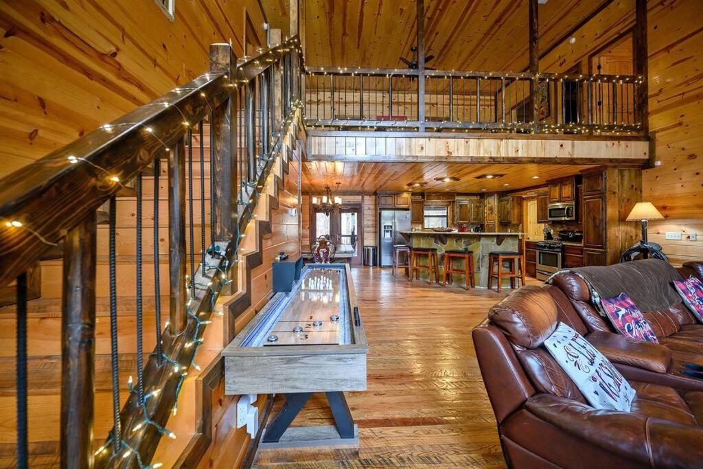 Iron Horse Lodge Sleeps 18, Games, Fire Pit, Hot Tub, Ev, More 布罗肯鲍 外观 照片