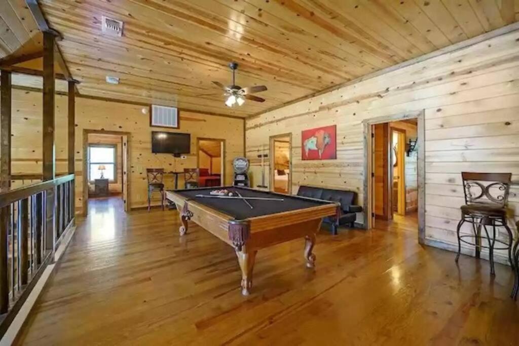 Iron Horse Lodge Sleeps 18, Games, Fire Pit, Hot Tub, Ev, More 布罗肯鲍 外观 照片