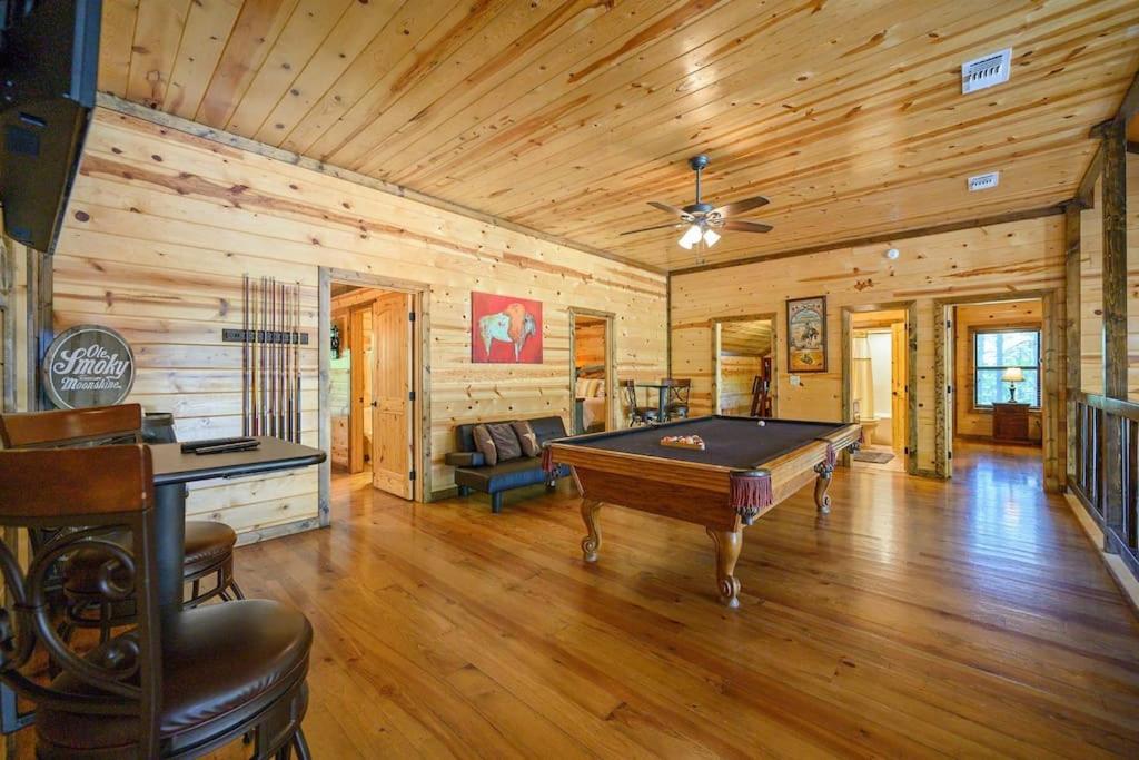 Iron Horse Lodge Sleeps 18, Games, Fire Pit, Hot Tub, Ev, More 布罗肯鲍 外观 照片