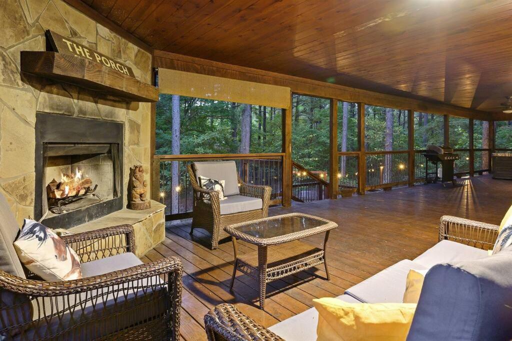Iron Horse Lodge Sleeps 18, Games, Fire Pit, Hot Tub, Ev, More 布罗肯鲍 外观 照片